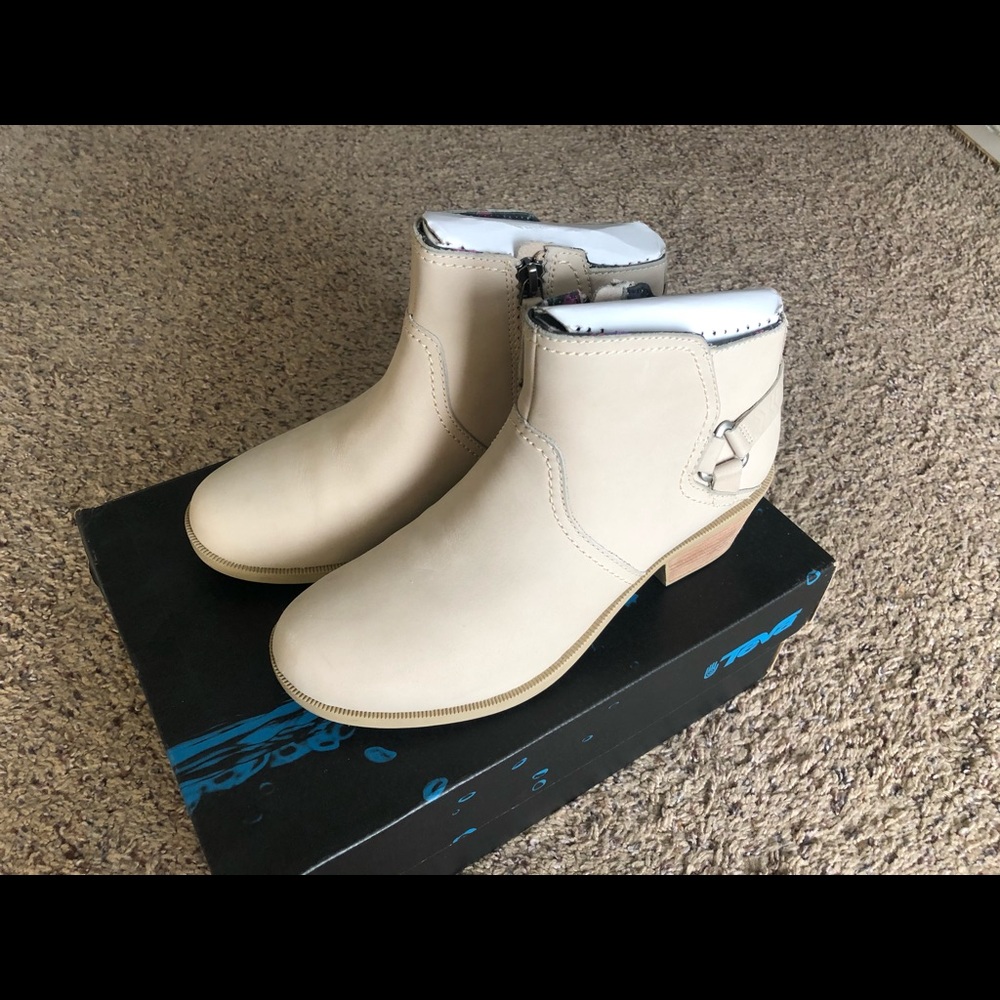 Teva W Foxy women’s boot size 8 US/ 39 EUR
